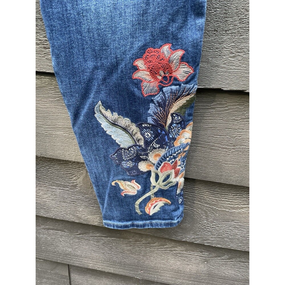 Chico’s 2.5 Pull On Jegging Ankle Jean Floral Embroidery Stretch Denim Sz 14R - Picture 15 of 16